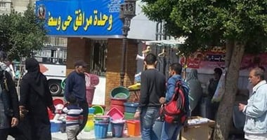 صحافة المواطن.. الباعة الجائلين يفترشون أمام وحدة مرافق وسط فى الإسكندرية