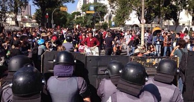 الشرطة البرازيلية تفض الاحتجاجات قبل افتتاح المونديال