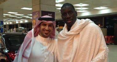 ديمبا با يتجاهل المونديال من أجل أداء العمرة
