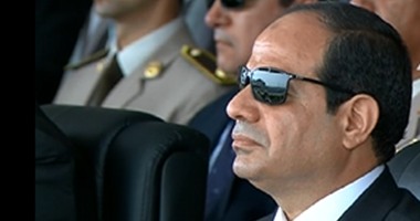 بالفيديو.. طلاب الكلية الفنية العسكرية يشكلون اسم "مصر" أمام السيسى
