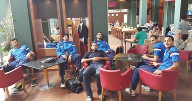 صور فراعنة الطائرة فى مطار تركيا