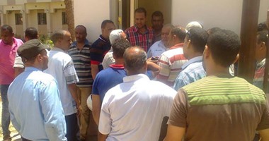 تظاهر العاملين بمحو الأمية فى الغربية للمطالبة بالتعيين