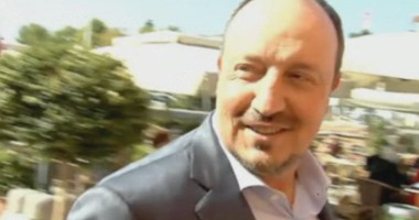 رافاييل بينتيز يصل مطار مدريد لقيادة الريال