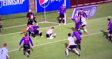 بالفيديو..لاعب أسكلتندى يسجل هدف "باك وورد" رائع