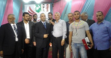 بالصور.. رئيسا حزب المؤتمر ومركز فاقوس يكرمان أبطال "الأهلى" بالشرقية