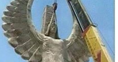 "أزمة" فى الوسط التشكيلى بسبب تمثال القناة الجديد