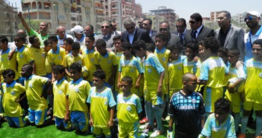 بالصور.. وزير الشباب يتفقد منشآت النادى الإسماعيلى الاجتماعى