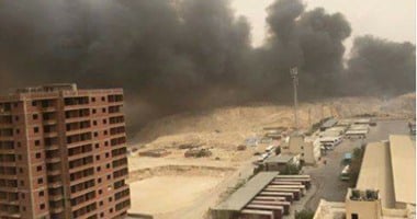 اشتعال النيران بمخلفات أعمال تجديدات محطة السكة الحديد بمغاغة