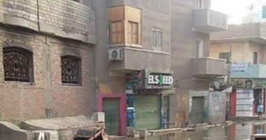 "واتس آب اليوم السابع": مدينة بنى مزار بالمنيا تغرق فى مياه الصرف الصحى