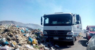 حملة "نظافتها مسئوليتنا" بالإسكندرية تجمع القمامة من المنازل