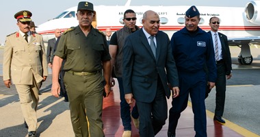 وزير الدفاع يعود من فرنسا بعد رفع العلم المصرى على الفرقاطة فريم