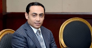 لجنة النقل السياحى تطالب "الجسر العربى" بالموافقة على سداد تذاكر الحجاج المصريين والأتوبيسات الناقلة لهم بالجنيه بدلا من الدولار أسوة بعمالة الحج.. وتدرس نقل الحجاج عن طريق سفاجا ضبا فى حال رفض الشركة
