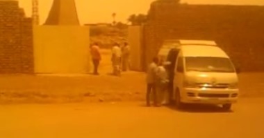 آثار منطقة مصر العليا: نقل مواد الترميم من معبد الكرنك بوجود شرطة السياحة