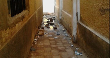 "واتس آب اليوم السابع".. مكتب للشهر العقارى بالدقهلية يغرق فى مياه الصرف