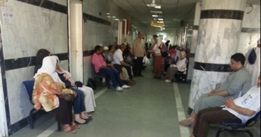 رئيس المجالس الطبية بـ"الصحة": 27 ألف مريض بفيروس سى يحصلون على سوفالدى محلى.. تامر حامد: نتوقع علاج 300 ألف مريض خلال 2016.. ويؤكد: تطبيق التأمين الصحى ينهى العلاج على نفقة الدولة