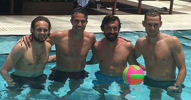 بالصور.. ميامى تجمع بيرلو ونجوم المنتخب الهولندى