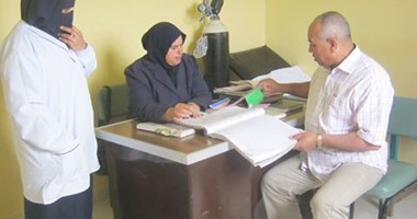 رئيس مدينة فارسكور يتفقد قرية السرو وينتقد تكرار غياب طبيب الوحدة الصحية