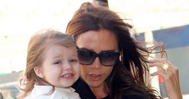 فيكتوريا بيكهام  تنافس  Stella McCartney بتصميم ملابس للأطفال
