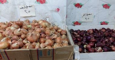 جولة لـ"اليوم السابع" فى أسواق الخضار.. الارتفاع يضرب أسعار البامية والمشمش والدواجن.. واستقرار فى أسعار الطماطم والبطاطس والكوسة والليمون.. وتجار: قلة المعروض سبب تذبذب السوق