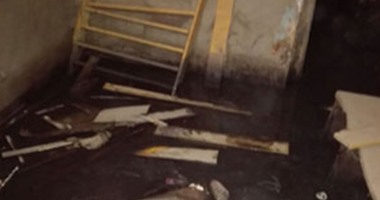 "واتس آب اليوم السابع": منازل عزبة النخل الغربية تغرق فى مياه الصرف
