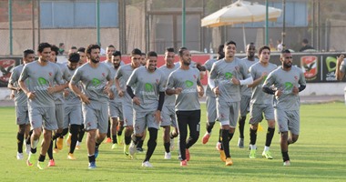 بالصور.. الظهور الأول للأهلى بزى التدريب "الرمادى"