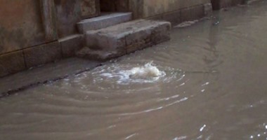 "واتس آب اليوم السابع": شارع عرابى بعين شمس يغرق فى المجارى