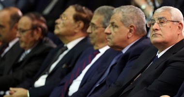 وصول "محلب" و عمرو موسى لمقر جامعة النيل لحضور حفل تأبين عبد العزيز حجازى