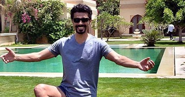 خالد النبوى بملابس البحر فى كواليس "مريم"