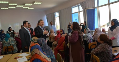وزير التعليم: سد العجز فى معلمات رياض الأطفال من الـ"30 ألف وظيفة"