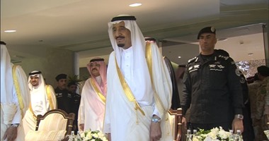 العاهل السعودى يدعو الشباب إلى ضرورة نبذ التعصب