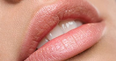 مش هتاخد دقيقة.. 5 طرق هتخلصك من تشققات الشفايف فى الصيف