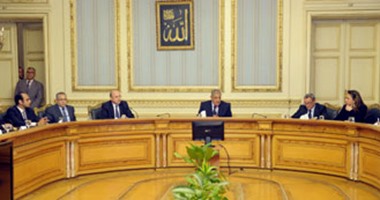 محلب يعقد اجتماعا مع شركات الأدوية المنتجة لعقار فيروس "سى"