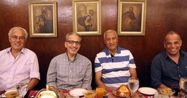 بالصور..السفير السعودى وأصدقاؤه المصريون يتناولون الإفطار بالحسين