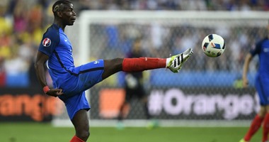 يورو 2016.. شاهد بوجبا يستعد للنهائى بالرقص والغناء