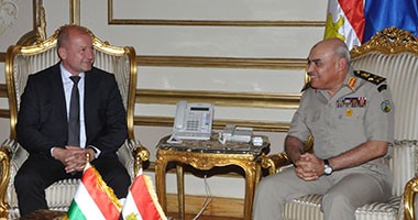 الفريق أول صدقى صبحى يلتقى وزير الدفاع المجرى