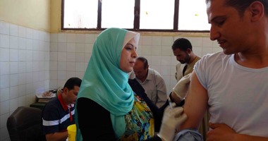 بالصور.. تطعيم 600 عامل صرف صحى لحمايتهم من الأمراض والأوبئة بسوهاج