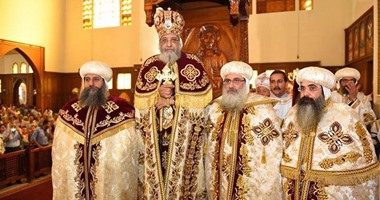 البابا تواضروس يسلم الأساقفة الجدد عصى الرعاية بصلوات القداس