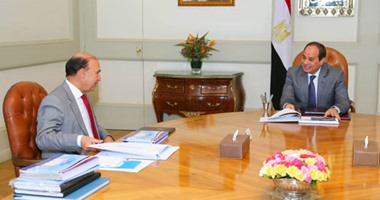 الرئيس السيسي يلتقى الفريق مهاب مميش