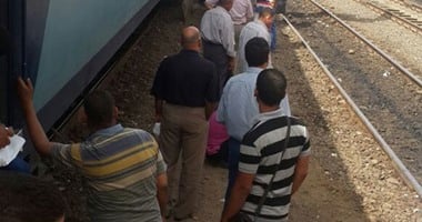 مصرع شخصين فى اصطدام قطار بسيارة على مزلقان بالعياط..وتوقف حركة القطارات 