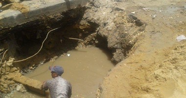 هبوط أرضى بمنطقة الـ47 عمارة بكفر الشيخ بسبب انفجار ماسورة مياه