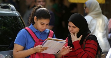 بالصور.. بدء امتحان الفيزياء وعلم النفس لطلاب الثانوية العامة نظام حديث