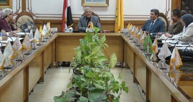 جامعة المنيا تشيد بتكريم 3 من أبناءها فى المؤتمر القومى للشباب بأسوان