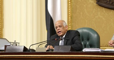 رئيس البرلمان يطالب النواب بعدم القراءة من الورقة: اللائحة تمنع ذلك