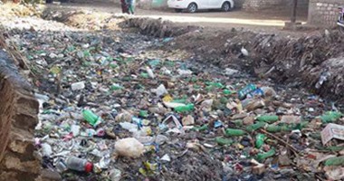 بالصور مصرف قرية الفنت ببنى سويف مصنع للأمراض والأوبئة داخل كتلة سكنية