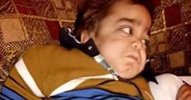 طفل يحتاج لإجراء جراحه فتاء بالصرة ووالده يستغيث بالمسئولين لمساعدته