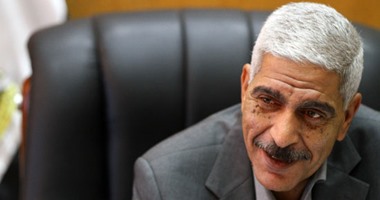 لأول مرة.. السكة الحديد توزع استمارات على الركاب لاستطلاع آرائهم فى النظافة