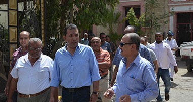 بالصور.. محافظ الأقصر يخصص 3 ملايين جنيه لمد شبكات مياه للمناطق المحرومة