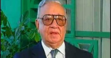ثروت أباظة.. مشوار أدبى وسياسى حافل بالجوائز والأوسمة
