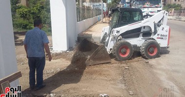 بالصور.. رصف طريق الجزيرة الخضراء وتوسعة طريق الفنار بكفر الشيخ