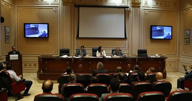 "اتصالات البرلمان" تبحث مع ممثل الشركة الصينية آليات تنفيذ أول هاتف مصرى